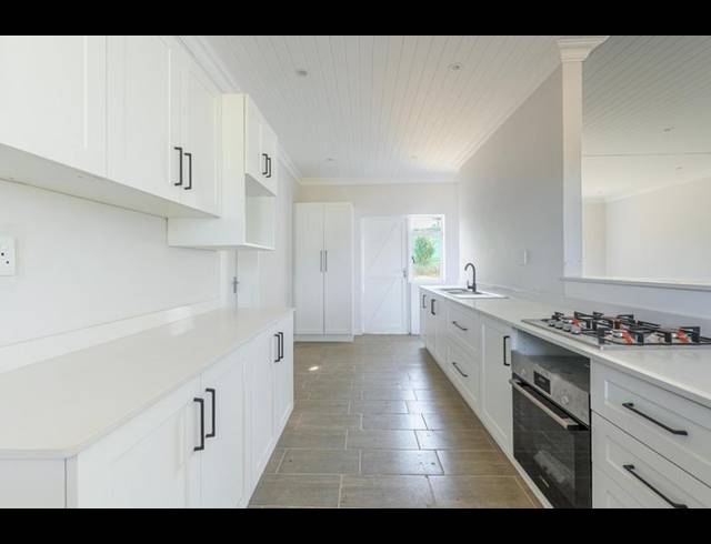 3 BEDROOM TOWNHOUSE FOR SALE IN GREENDALE